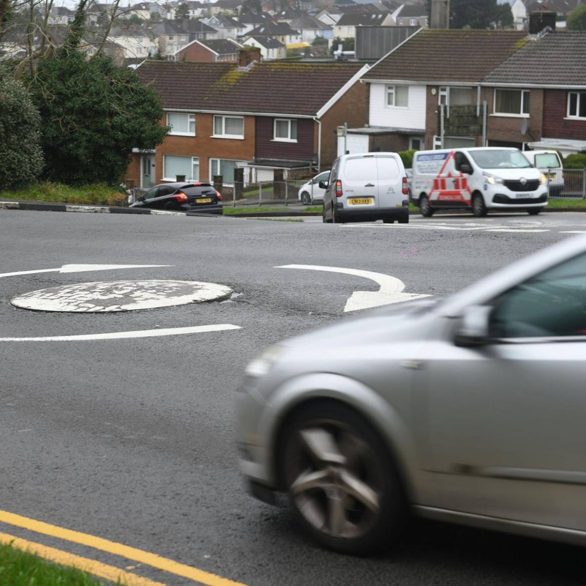 Image for Approaching mini roundabouts safely